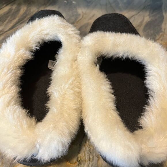 Furry slip on moccasins size Small NWOT - Picture 4 of 6